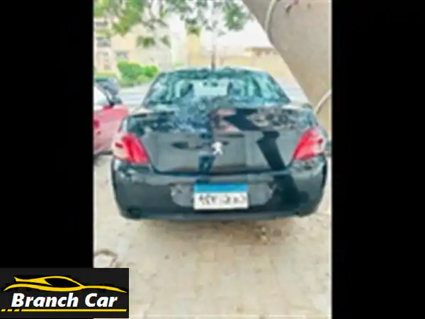 بيجو 301 موديل 2014 -  كأنها جديدة! (نظيفة جداً، بحالة ممتازة)