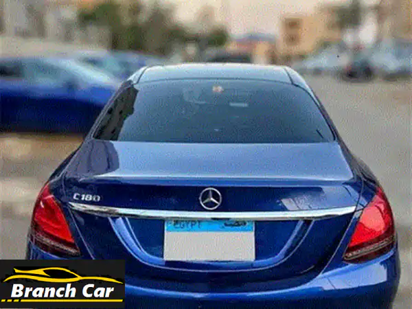 مرسيدس بنز C180 2023 - أنيقة، قوية، وبسعر لا يُصدق! (4000 كم فقط!)