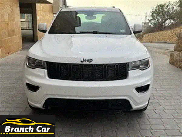 جيب جراند شيروكي 2015 قمة الفخامة - بحالة ممتازة! (V8، 4x4، سقف بانورامي)