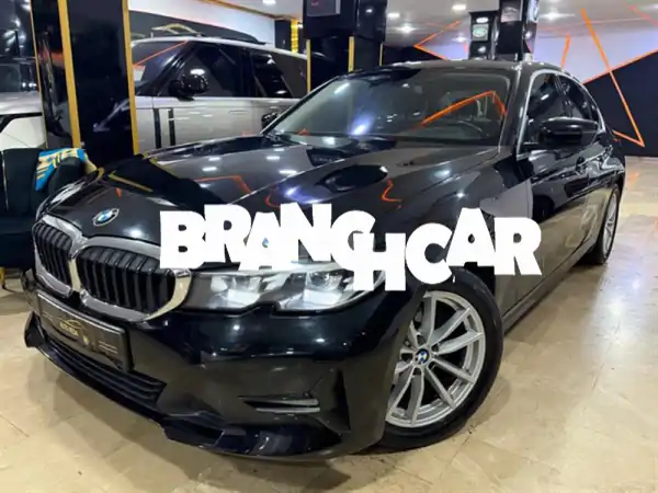 فرصة لا تعوض! BMW 318d موديل 2021 نظيفة جداً للبيع في...