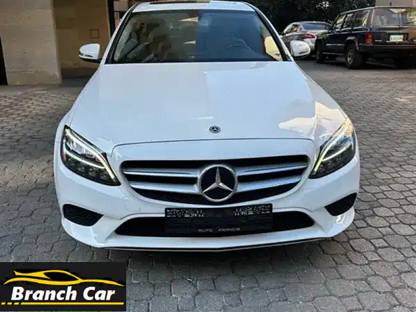 مرسيدس C 300 4MATIC 2019 بيضاء - كالجديدة! (فحص Carfax نظيف)