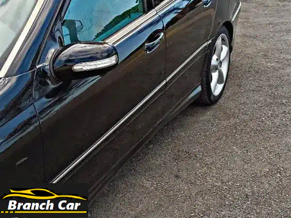 مرسيدس بنز C-Class 2005 بحالة ممتازة - فرصة لا تُفوّت!