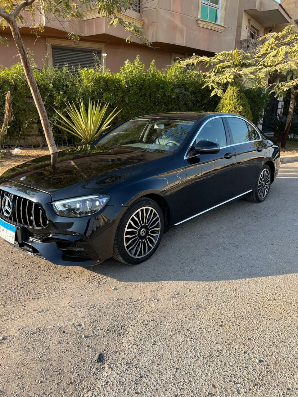 إيجار مرسيدس e200 أحدث موديل لزفة العرسان وإطلالة ملكية.