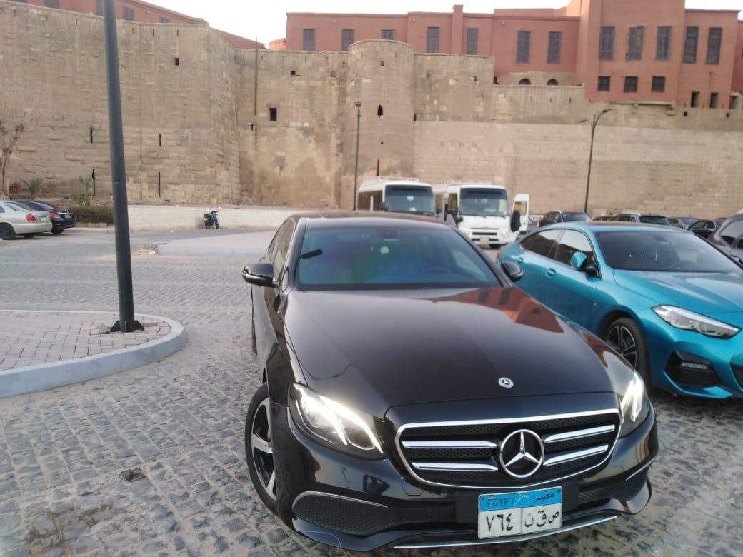 إيجار مرسيدس e200 أحدث موديل لزفة العرسان وإطلالة ملكية.