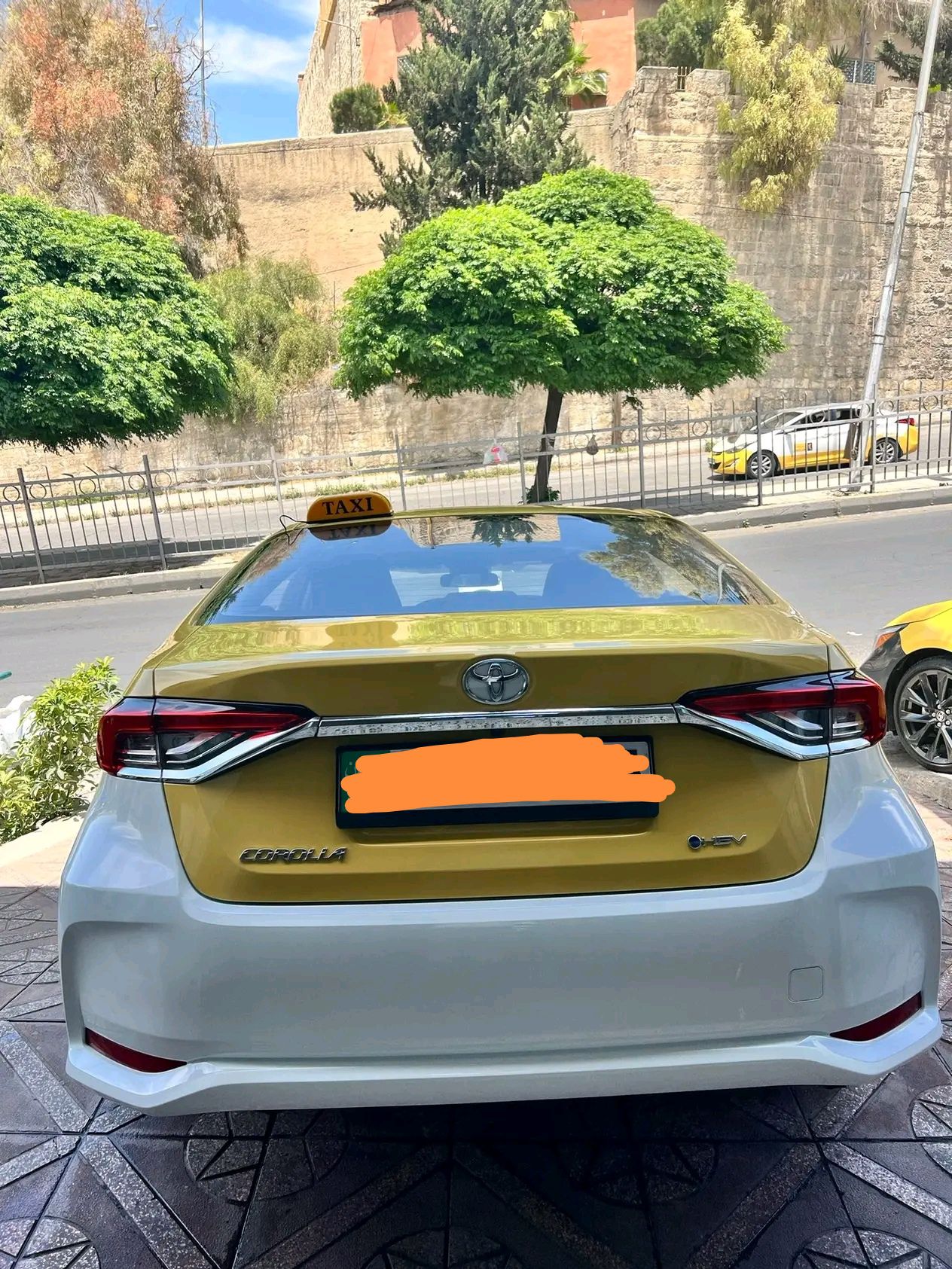 تكسي اصفر حرة جديد للبيع ٢٠٢٥
