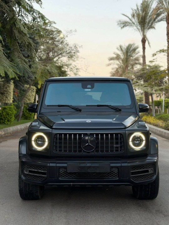 إيجار مرسيدس G63 بالسائق من ليموزين بداية: لتبهر الجميع بحضور طاغٍ وهيبة لا مثيل لها.