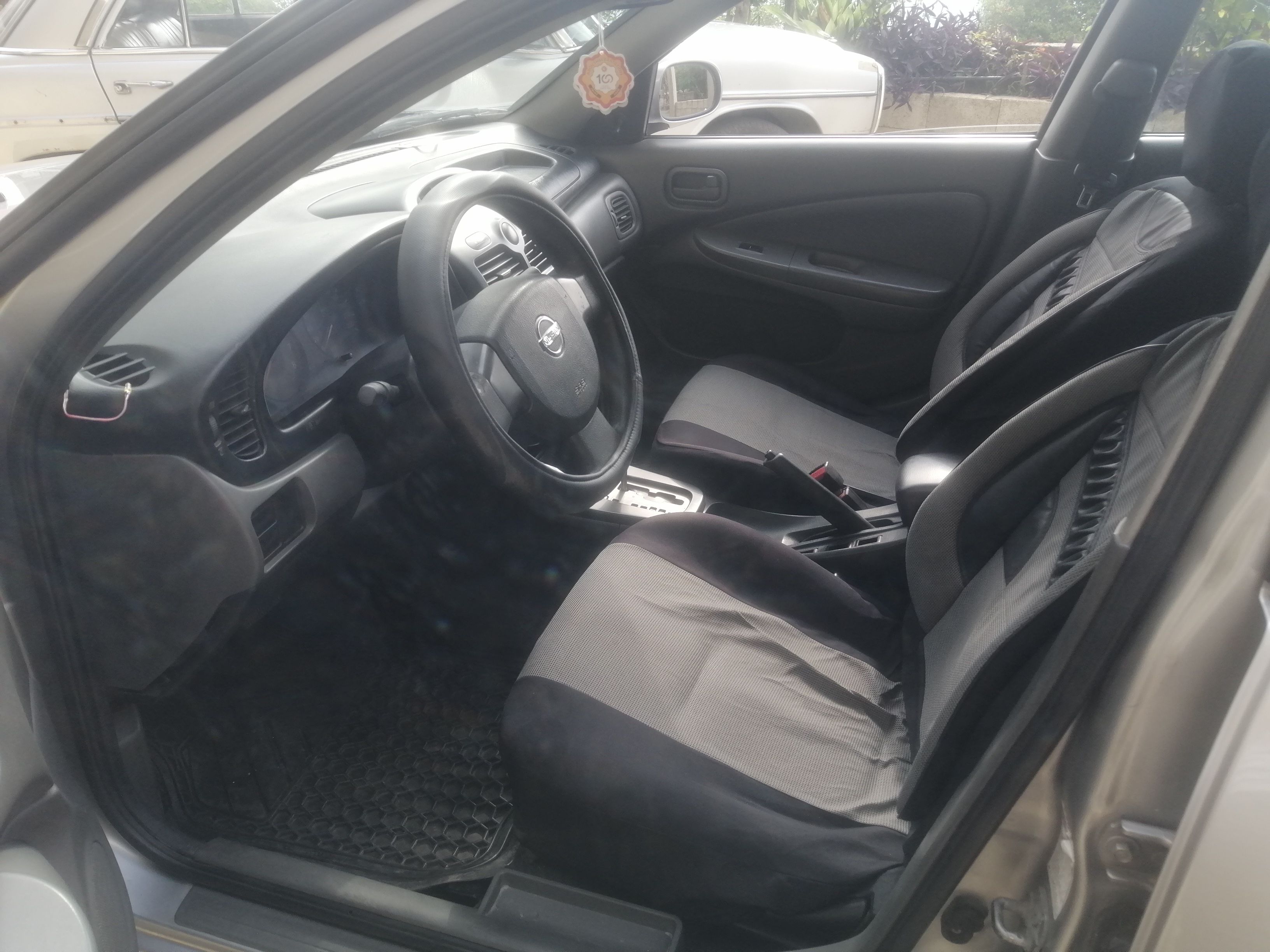 Nissan sunny