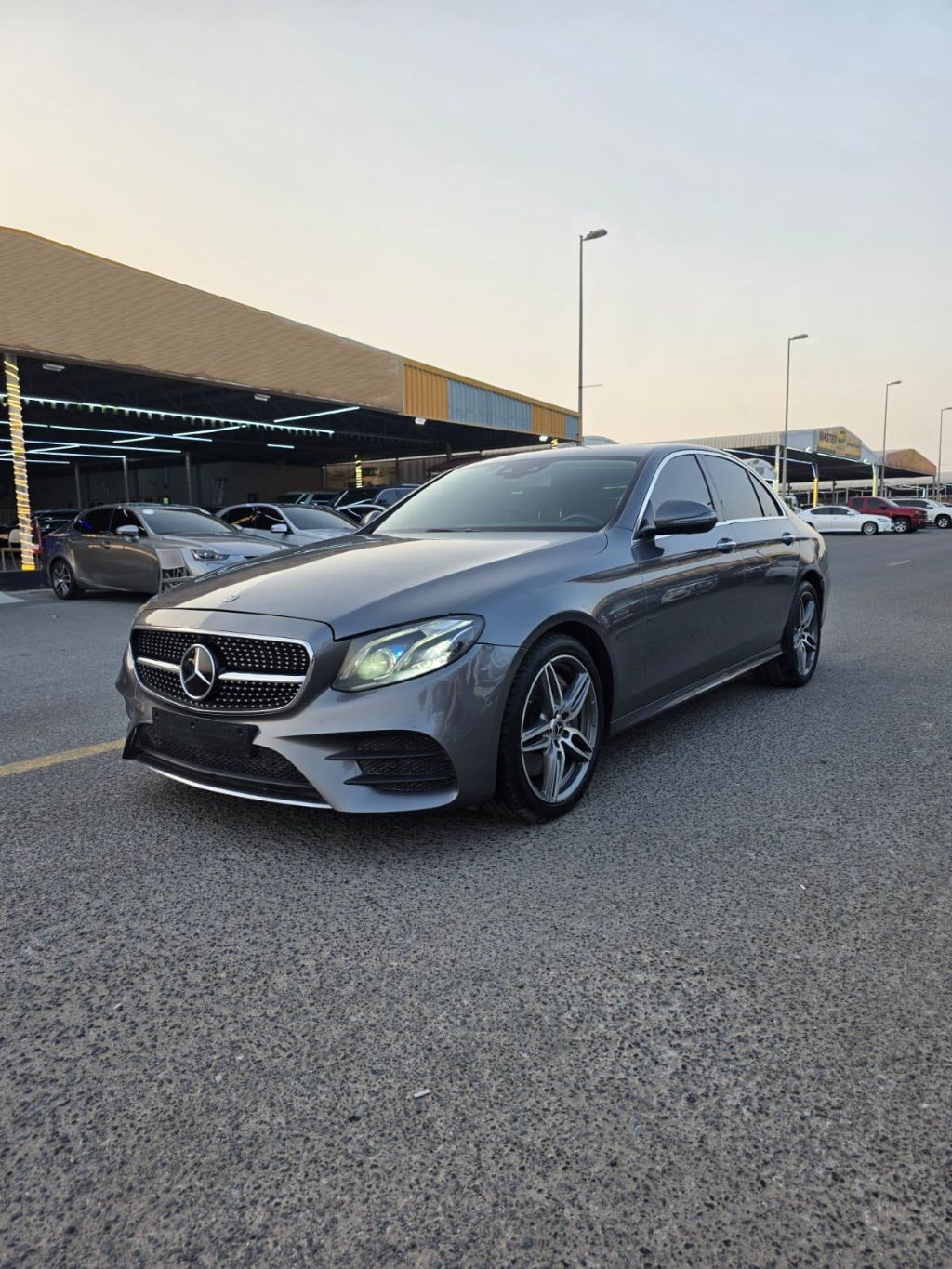 مرسيدس بنز E300 AMG 2019 للبيع