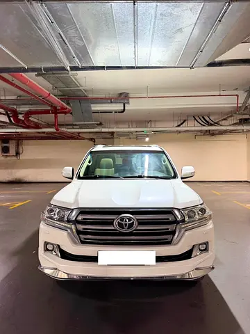 ToyotaLand CruiserGXRToyota Land Cruiser 2018 GXR V8 - GCC Specs - Excellent...