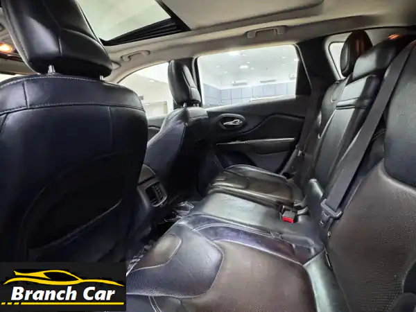 جيب شيروكي ليميتد 2015 أسود: مواصفات كاملة، تأمين شامل، جاهزة للانطلاق!