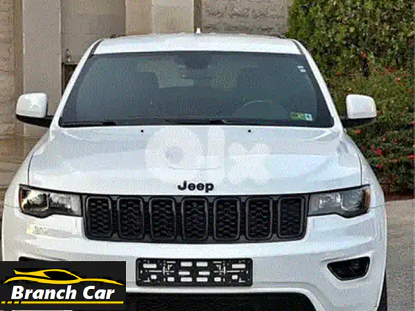 امتلك الفخامة: جيب جراند شيروكي التيتيود بلس 2020 - 4x4 - 36 ألف ميل فقط! لون Sting Gray المميز