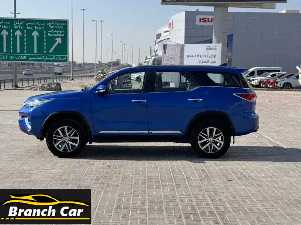 اكتشف المغامرة! تويوتا فورتشنر 2016 SR5 أزرق - قوة، راحة وأمان لعائلتك