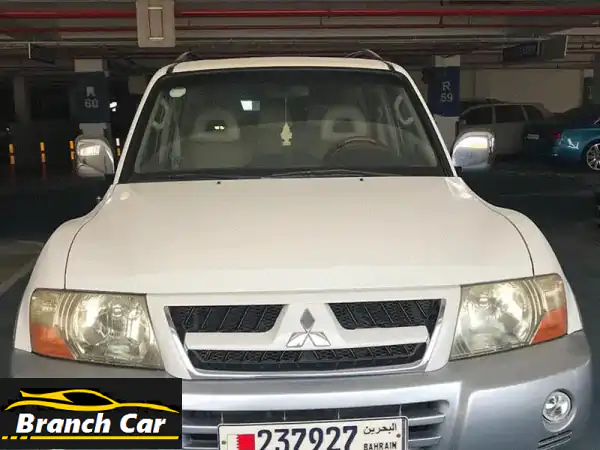 ميتسوبيشي باجيرو 2004 أوتوماتيك أبيض | SUV قوية...