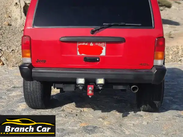 للبيع جيب شيروكي موديل 1998، جير عادي، لون أحمر من الخارج، رصاصي من الداخل. المحرك عليه رفارف ...