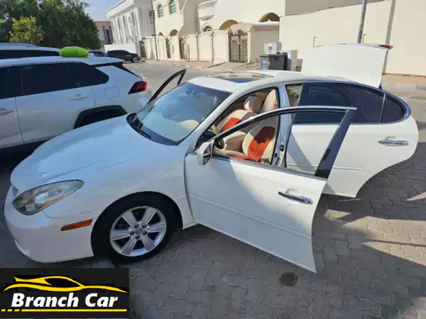 لكزس سيدان بيضاء للبيع: فخامة، نظافة، أداء...