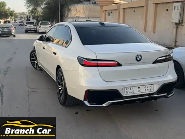BMW 735i 2025 الفاخرة: كأنها جديدة! 8140 كم، ضمان، لوحة...