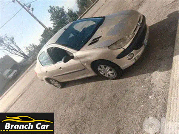 لاند روفر فوج 2003 V8 بحالة الوكالة | دفع رباعي فاخر (4x4) | تسجيل ورقم مميز | جاهزة للانطلاق في جبيل!