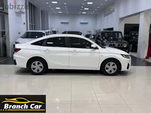 تويوتا يارس 2023 بيضاء للبيع: أناقة، اقتصادية، وتأمين شامل حتى 2026! | Yaris 2023 White