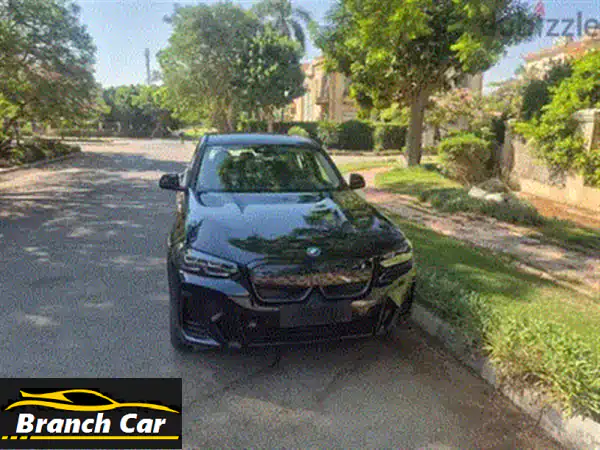 بي إم دبليو iX3 2024 Pioneer: مستقبل القيادة الفاخرة بين يديك بأمان مطلق