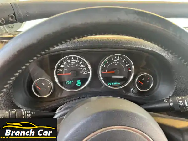 امتلك الأسطورة: جيب رانجلر 2015 أبيض مستعملة بحالة ممتازة - جاهزة للمغامرة!