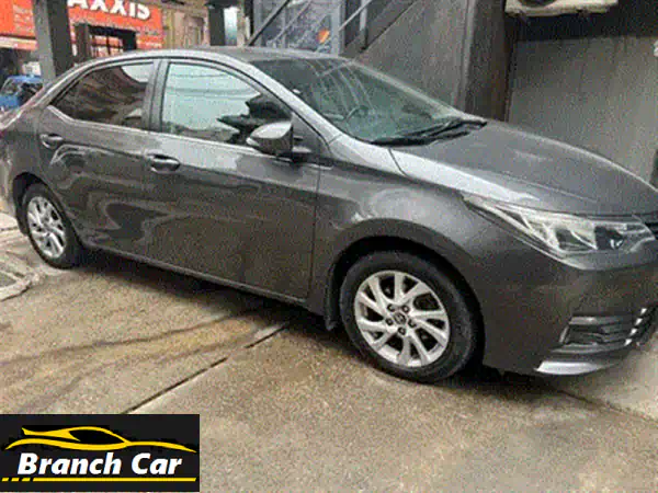 تويوتا كورولا 2018: سيارة أحلامك تنتظرك! (عداد قليل، مالك واحد، بدون حوادث)