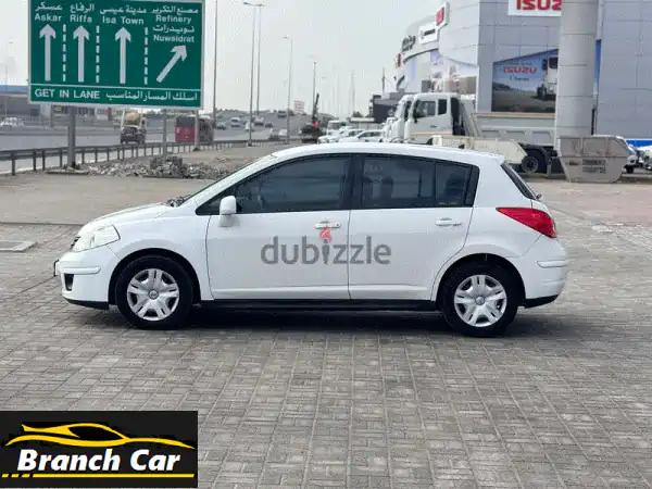 نيسان تيدا 2012 أبيض للبيع في البحرين | سعر 1600 دينار (قابل للتفاوض) | سيارة عملية وموثوقة