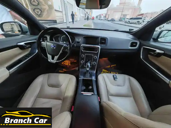 فرصة ذهبية: فولفو S60 موديل 2015 بحالة الوكالة للبيع في دبي - جاهزة للتصدير!