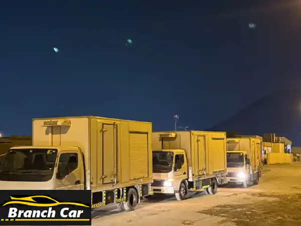 يوجد سيارات ميتسوبيشي كانتر بثلاجات للبيع، موديلات 2023و2015 و2011.