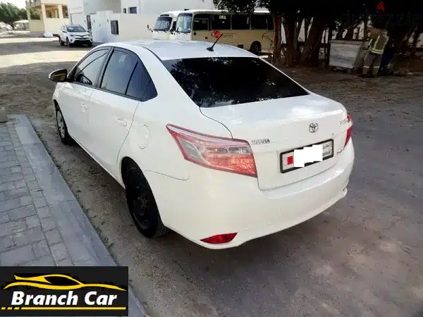 فرصة لا تفوت: امتلك تويوتا يارس 2017 بيضاء - اقتصادية، موثوقة، وصيانة ممتازة للبيع العاجل!
