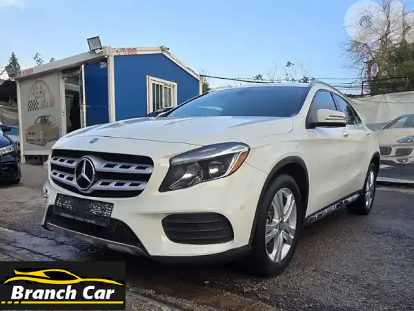 مرسيدس GLA 250 4MATIC AMG 2018 | فل أوبشن | Carfax نظيف | رفاهية...