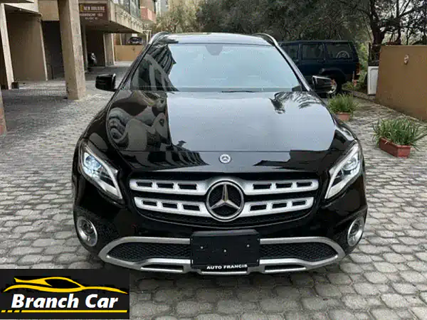 Mercedes GLA 2504 matic 2019 black on black (clean carfax)