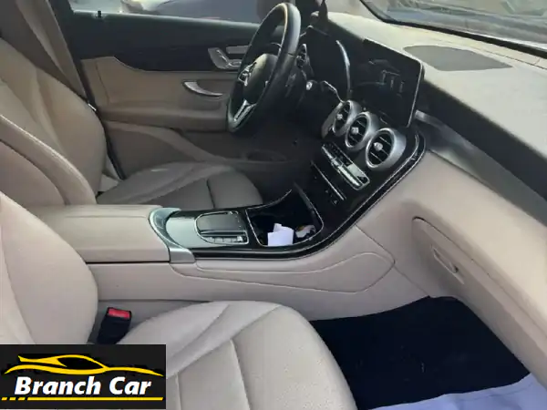 مرسيدس GLC300 2022 وارد أمريكا للبيع بدبي | بانوراما، فول أوبشن | حالة ممتازة بسعر مغرٍ!