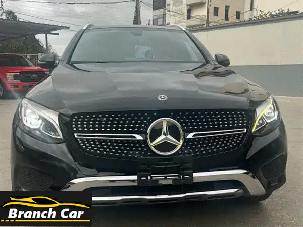 امتلك الفخامة: مرسيدس GLC 300 4MATIC موديل 2018 - سجل نظيف...
