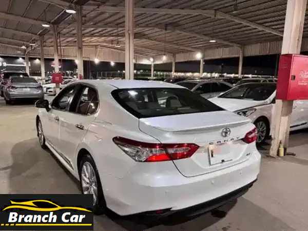 تويوتا كامري 2018 بيضاء للبيع | فرصة لا تُعوّض (180,000...