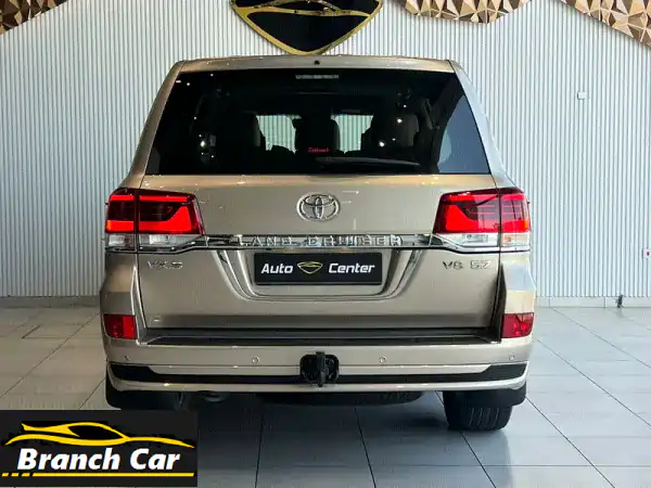 فرصة ذهبية! تويوتا لاندكروزر VXS 5.7 V8 موديل 2019 بيج - وكالة البحرين، صيانة منتظمة، 108 ألف كم فقط!