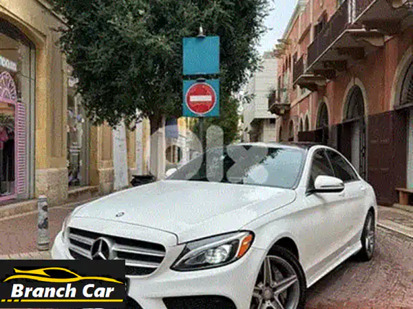 Mercedes C 3002019 black on black (clean carfax)