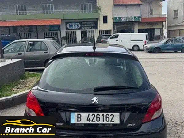 أيقونة بي إم دبليو 1992 الكلاسيكية: فيتيس عادي، تجديد شامل، جاهزة للانطلاق!