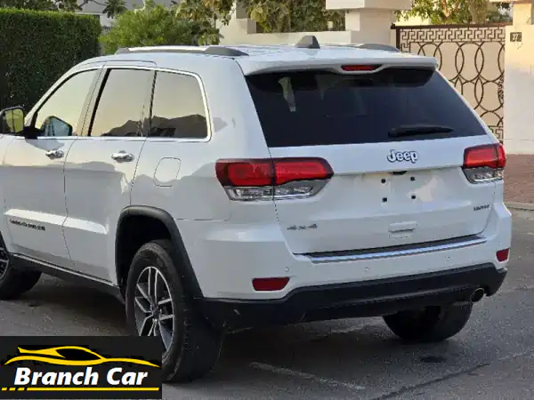 جيب جراند شيروكي ليميتد 2022 بيضاء: فخامة أمريكية، دفع رباعي، جاهزة لمغامرتك التالية!