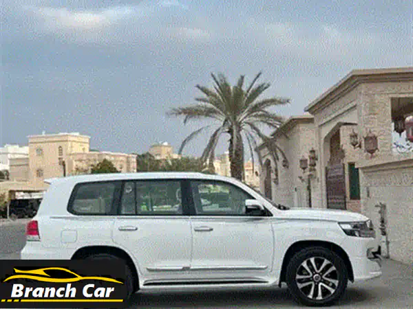 تويوتا لاند كروزر GXR 2020 بيضاء (8 سلندر) | أسطورة الدفع الرباعي بحالة الوكالة في المعبيلة – تمويل ميسر!