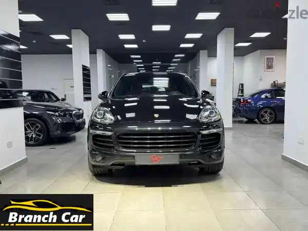 امتلك الفخامة الآن! بورش كايين 2015 في عُمان: بدون حوادث...