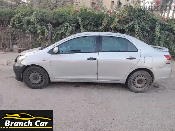 تويوتا ياريس 2007 للبيع: تكييف ثلاجة واعتمادية...