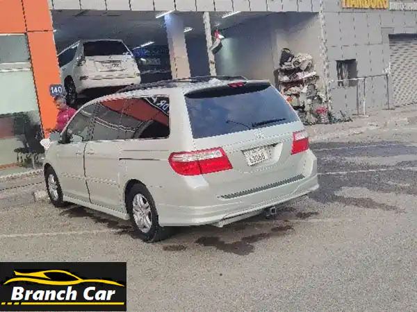 للبيع: هوندا نظيفة مع ملكية، سعة 9 ركاب، بدون أي...