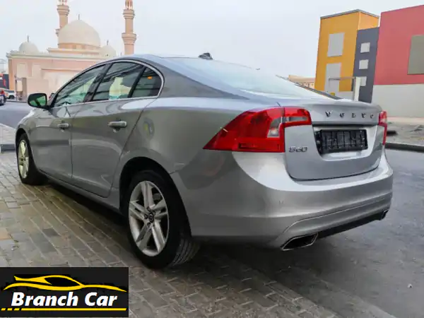 امتلك الفخامة بسعر لا يصدق: فولفو S60 موديل 2015 بحالة الوكالة في دبي (12,000 درهم)