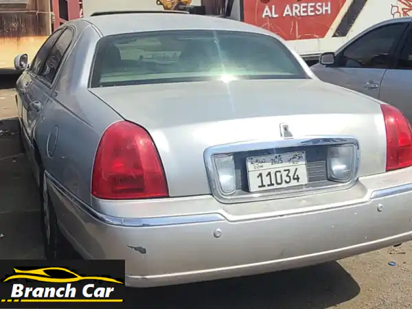 فرصة نادرة! لينكون تاون كار 2005 نظيفة - 6000 درهم فقط...