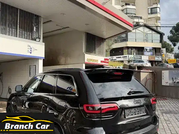 للبيع: جيب جراند شيروكي V8 HEMI موديل 2011 - مظهر SRT...