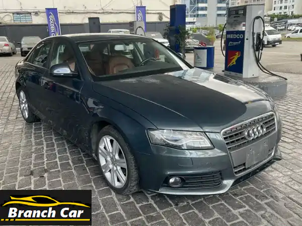 أودي A4 2010 للبيع: مقاعد جلد فاخرة، نظافة فائقة،...