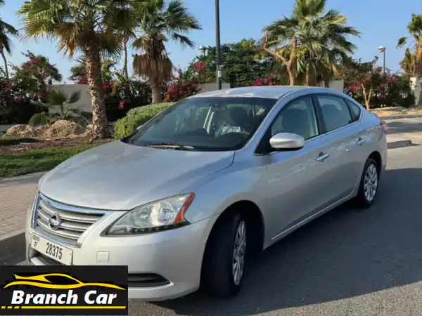 فرصة ذهبية في دبي: نيسان سنترا 2015 بحالة الوكالة 122 ألف كم - 16,000 درهم!