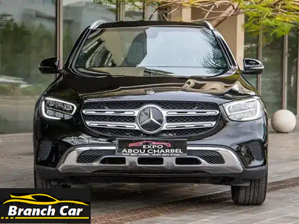 مرسيدس بنز GLC 300 سيدان 2020: أسود X أسود، نظافة Carfax مضمونة!