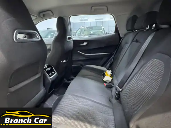 شيري تيجو 4 / 2026 (رمادي). المسافة المقطوعة: 5,500 كم. خيار متوسط مع عجلات سبائك، كاميرا، مجسات، ..