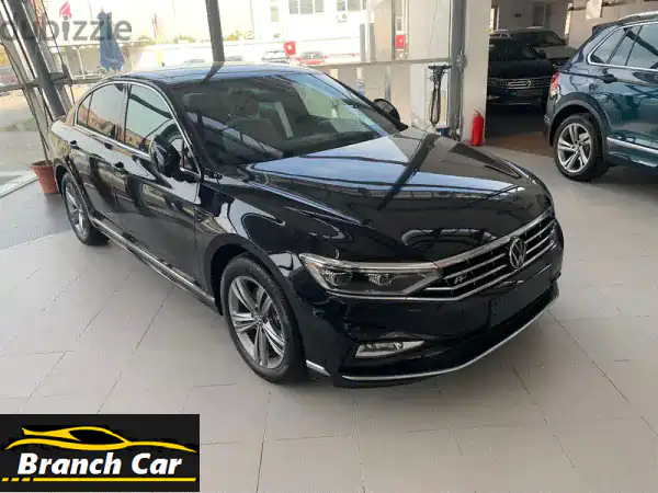 فولكس فاجن باسات R-Line 2022 سوداء | 60 ألف كم بحالة المصنع...